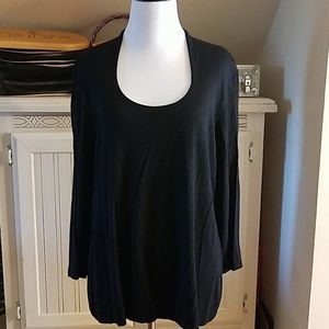 Black scoop neck tee!